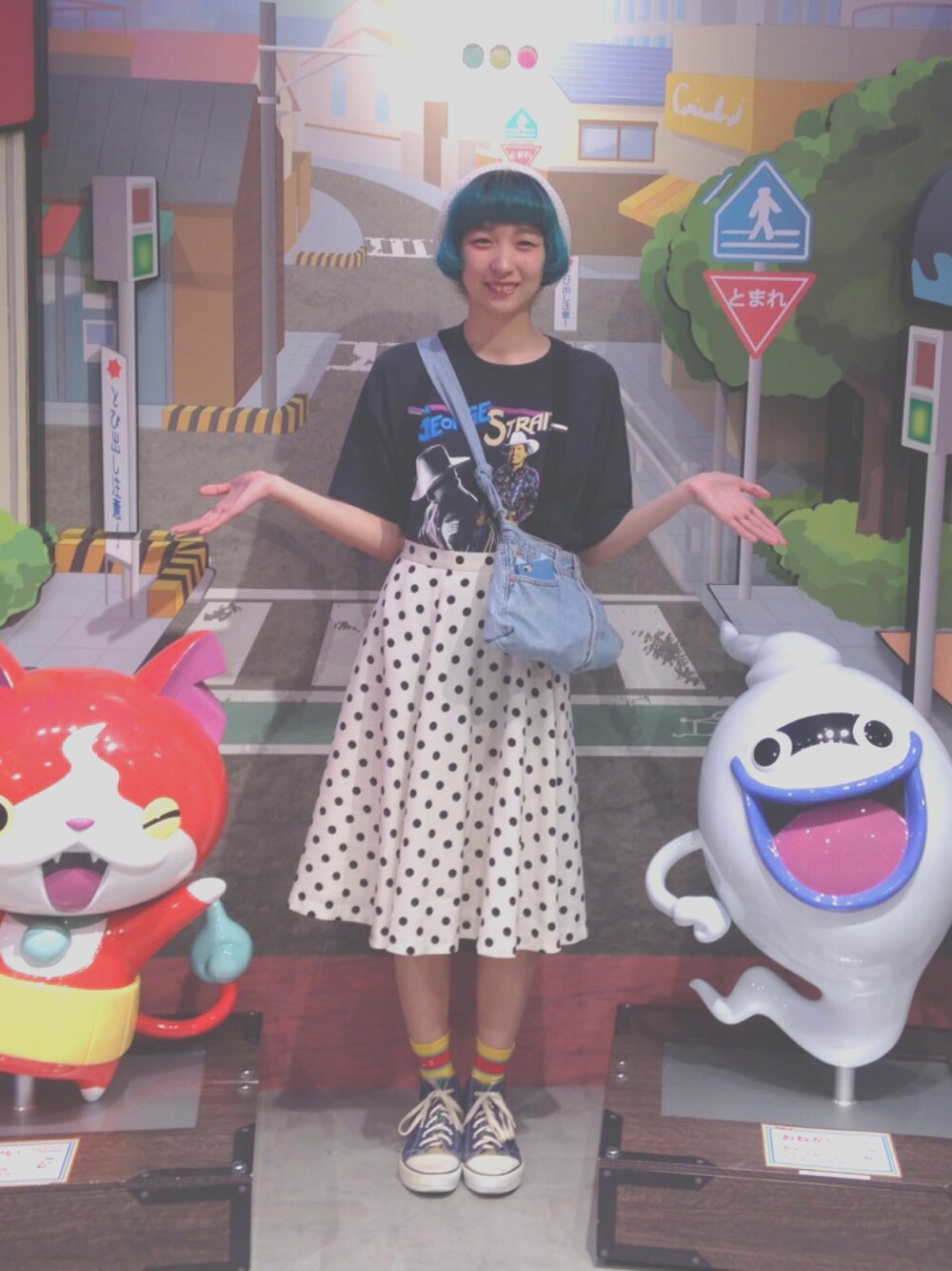 「古着、古着MIX、used、休日スタイル、スニーカー、ベレー帽、リメイク、ハンドメイド、サスペンダー、ホワイト」｜「merry jennyのぽんぽんベレー（ハンチング/ベレー帽、ホワイト系）」を使った、えのき🍄さん（レディース・166cm）の夏コーディネートの1枚目の写真