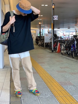 「アイテム（ハット、ブラウン系）」を使った、AKKIIさん（メンズ・182cm）の夏コーディネート