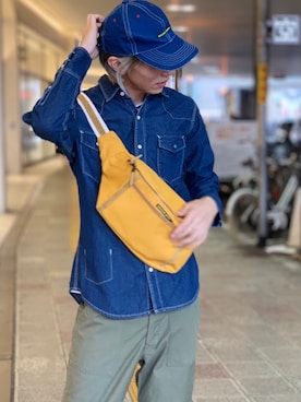 「アイテム（ボディバッグ/ウエストポーチ、イエロー系）」を使った、AKKIIさん（メンズ・182cm）の夏コーディネート