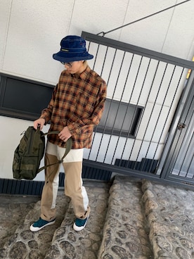 「アイテム（シャツ/ブラウス、ブラウン系）」を使った、AKKIIさん（メンズ・182cm）の秋コーディネート