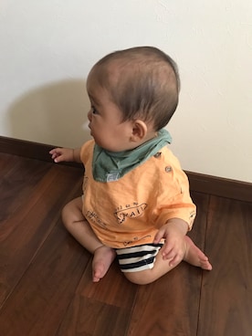 「アイテム（スタイ/よだれかけ、グリーン系）」を使った、琥taさん（キッズ・60cm）の春コーディネート