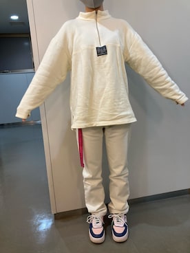 「OFF-WHITE」｜「アイテム（スウェット）」を使った、yadamayamaさん（レディース・155cm）の秋コーディネート