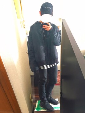 「真っ黒コーデ」｜「アイテム（MA-1）」を使った、ちぇるさん（メンズ・163cm）の春コーディネート