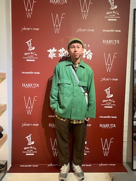 「plain-me（プレインミー）のアイテム（その他アウター）」を使った、鍾譯德さん（メンズ・172cm）の冬コーディネート