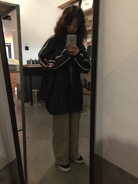 「Champion（チャンピオン）のアイテム（スタジャン）」を使った、蕾さん（レディース・157cm）の秋コーディネート