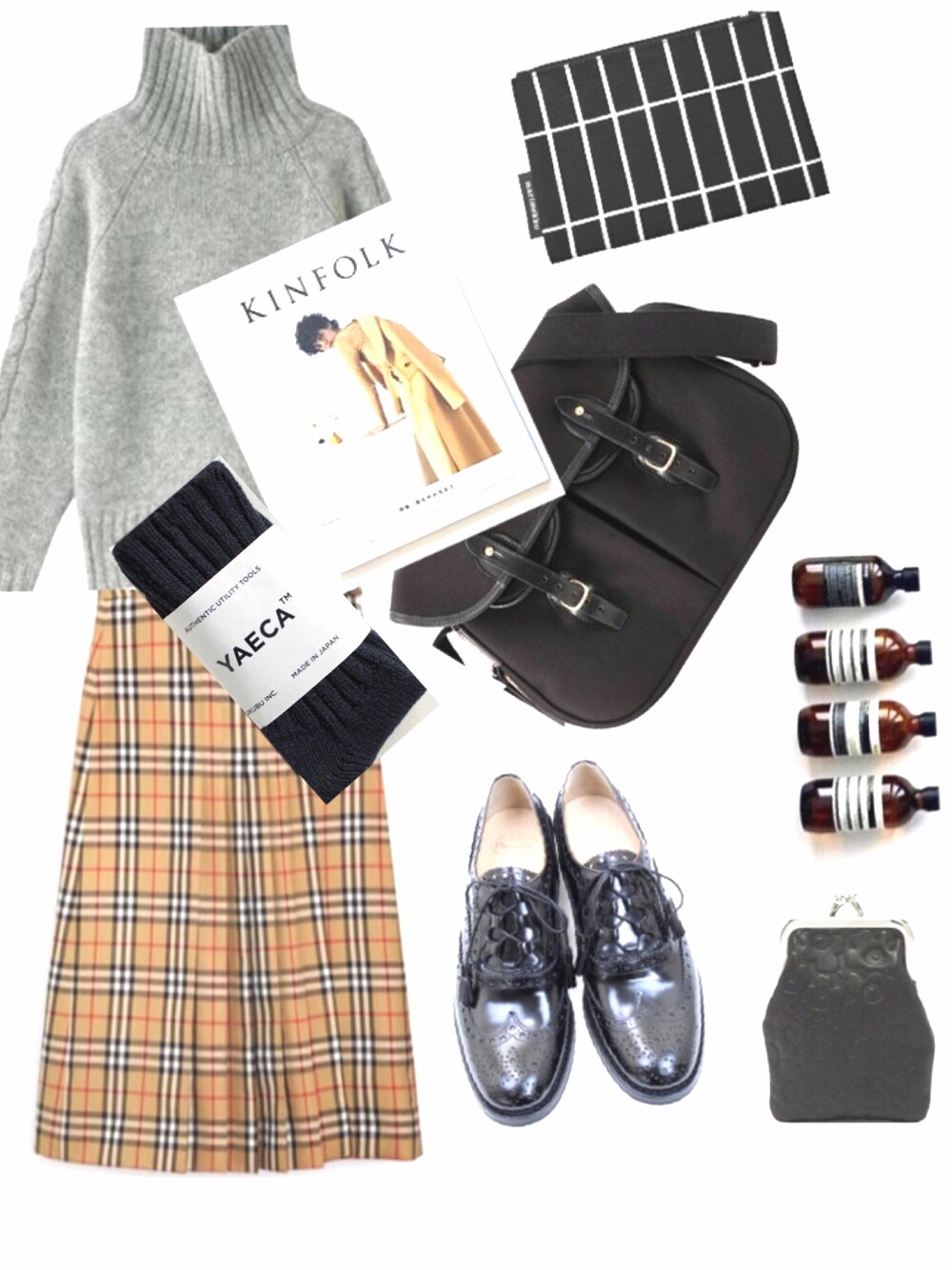 その他のスカート、その他のショルダーバッグ、ブラック系のその他シューズを着用したレディースの秋コーディネートの1枚目の写真