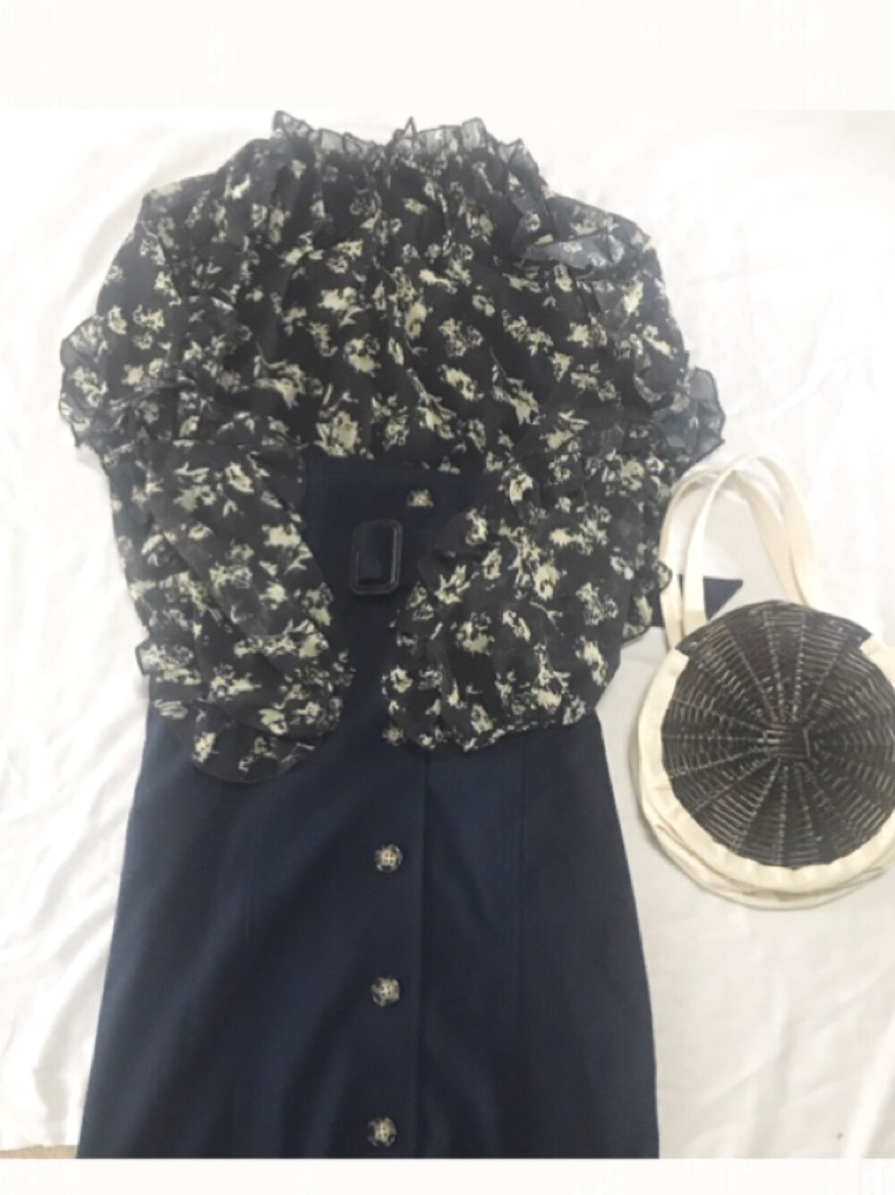 「MOUSSYのアイテム（シャツ/ブラウス、ブラック系）」を使った、みゆ9zくまてつさん（レディース・162cm）の春コーディネートの1枚目の写真