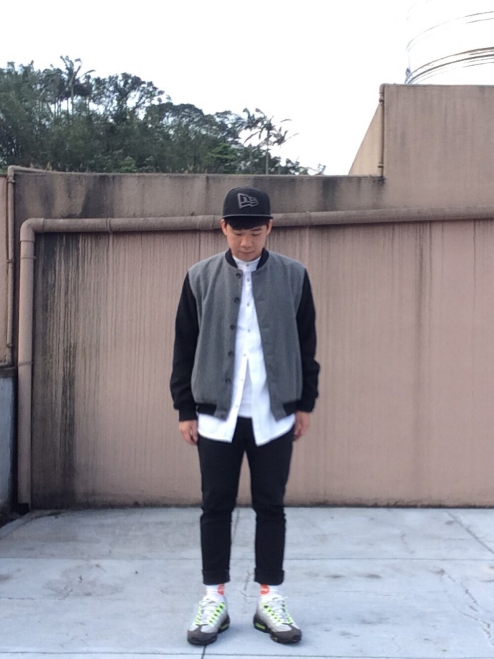 「airmax、airmaxday、airmax95、wdywt、ootd、WEAR」｜「NIKEのNIKE（ナイキ） ウィメンズエアマックス95 OG（スニーカー、イエロー系）」を使った、jeffreyさん（メンズ・174cm）の春コーディネートの1枚目の写真