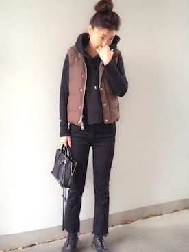 「Abercrombie&Fitch（アバークロンビーアンドフィッチ）のアイテム（ダウンベスト）」を使った、annaananさん（レディース・159cm）の冬コーディネート