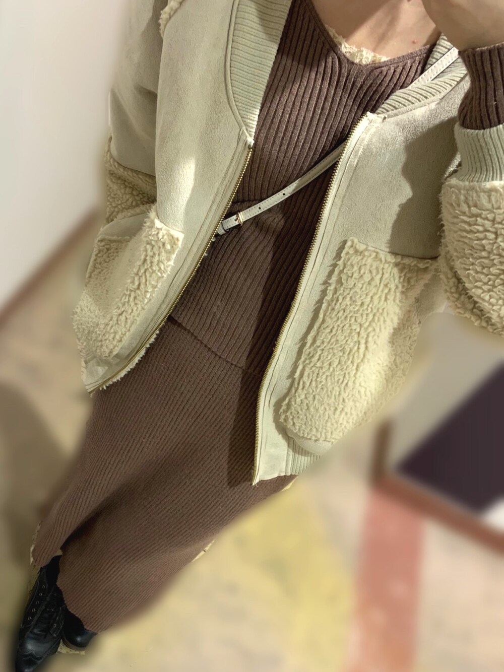 「オトナカジュアル、オトナ女子、きれいめカジュアル、ゆるコーデ、ワンピース、ニットワンピース、スカート、女子会、おでかけコーデ、おでかけ」｜「B:MING by BEAMSのB:MING by BEAMS / リブニット セットアップ（ワンピース、ブラウン系）」を使った、きょん。さん（レディース・162cm）の春コーディネートの1枚目の写真