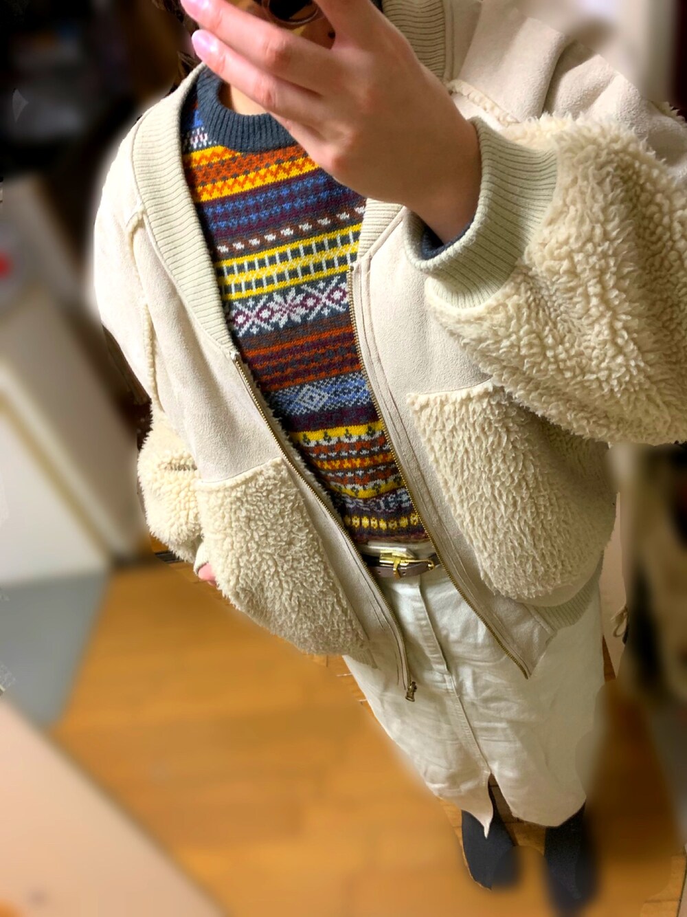 「カジュアル、今日のコーデ、ベージュ、スカートスタイル、ボーダー、ニット、シンプルコーデ、仕事着、さむい」｜「w closetのフェイクムートンリバーシブルビッグブルゾン（ブルゾン、ベージュ系）」を使った、きょん。さん（レディース・162cm）の春コーディネートの1枚目の写真