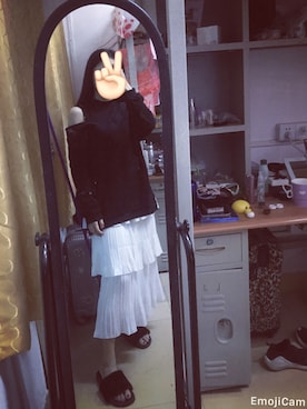 「V（ブイ）のアイテム」を使った、Kosssbeeeeeeさん（レディース・162cm）の秋コーディネート