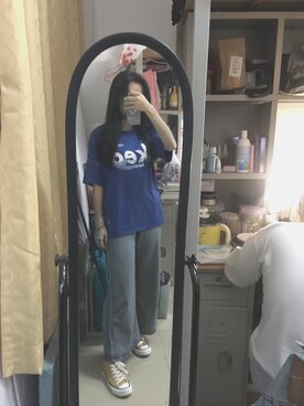「V（ブイ）のアイテム」を使った、Kosssbeeeeeeさん（レディース・162cm）の秋コーディネート