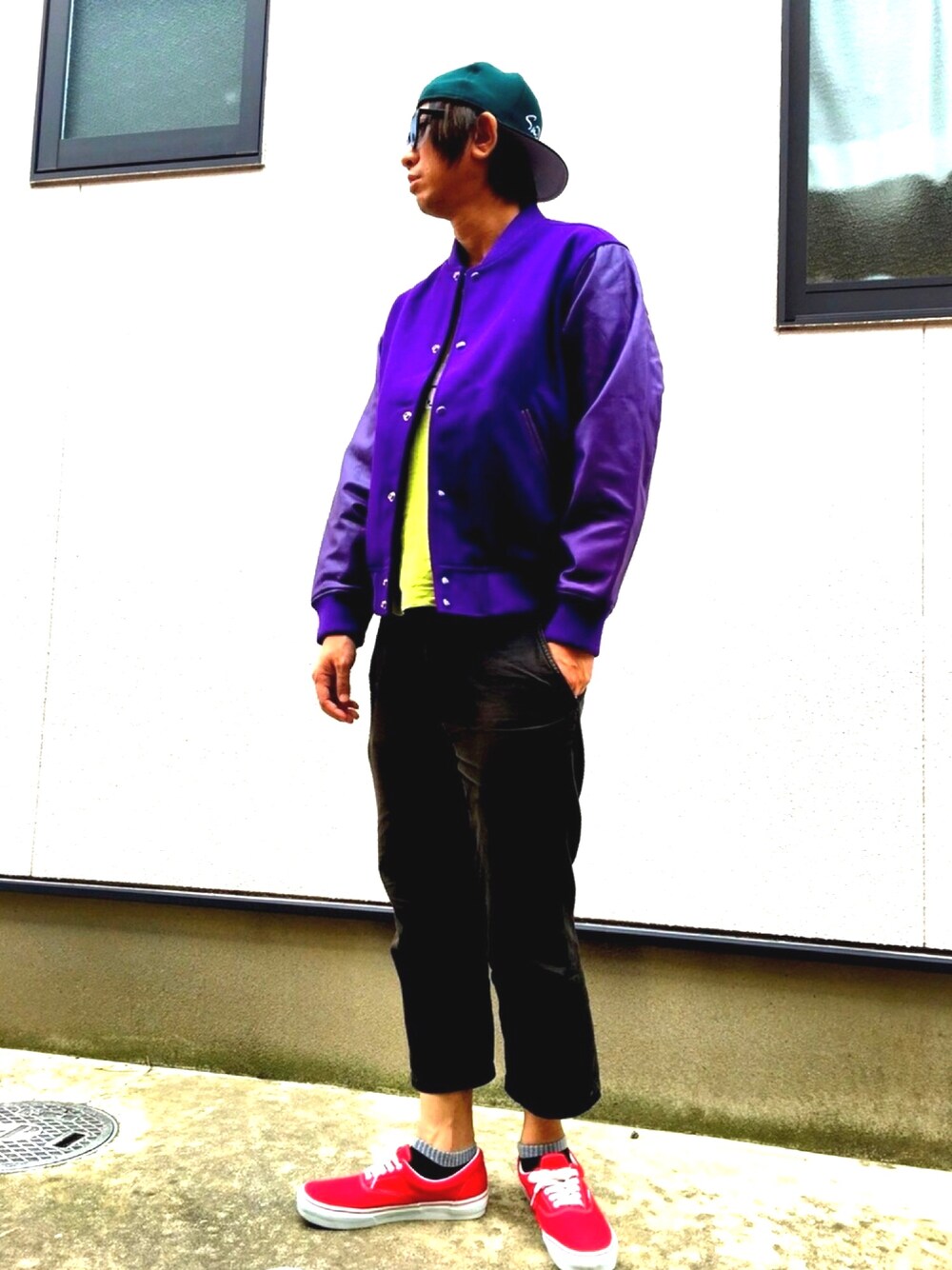 「supreme、motion logo、VANS、NEW ERA、スタジャン」｜「Supreme のアイテム（キャップ、グリーン系）」を使った、まっく3さん（メンズ・183cm）の秋コーディネートの1枚目の写真