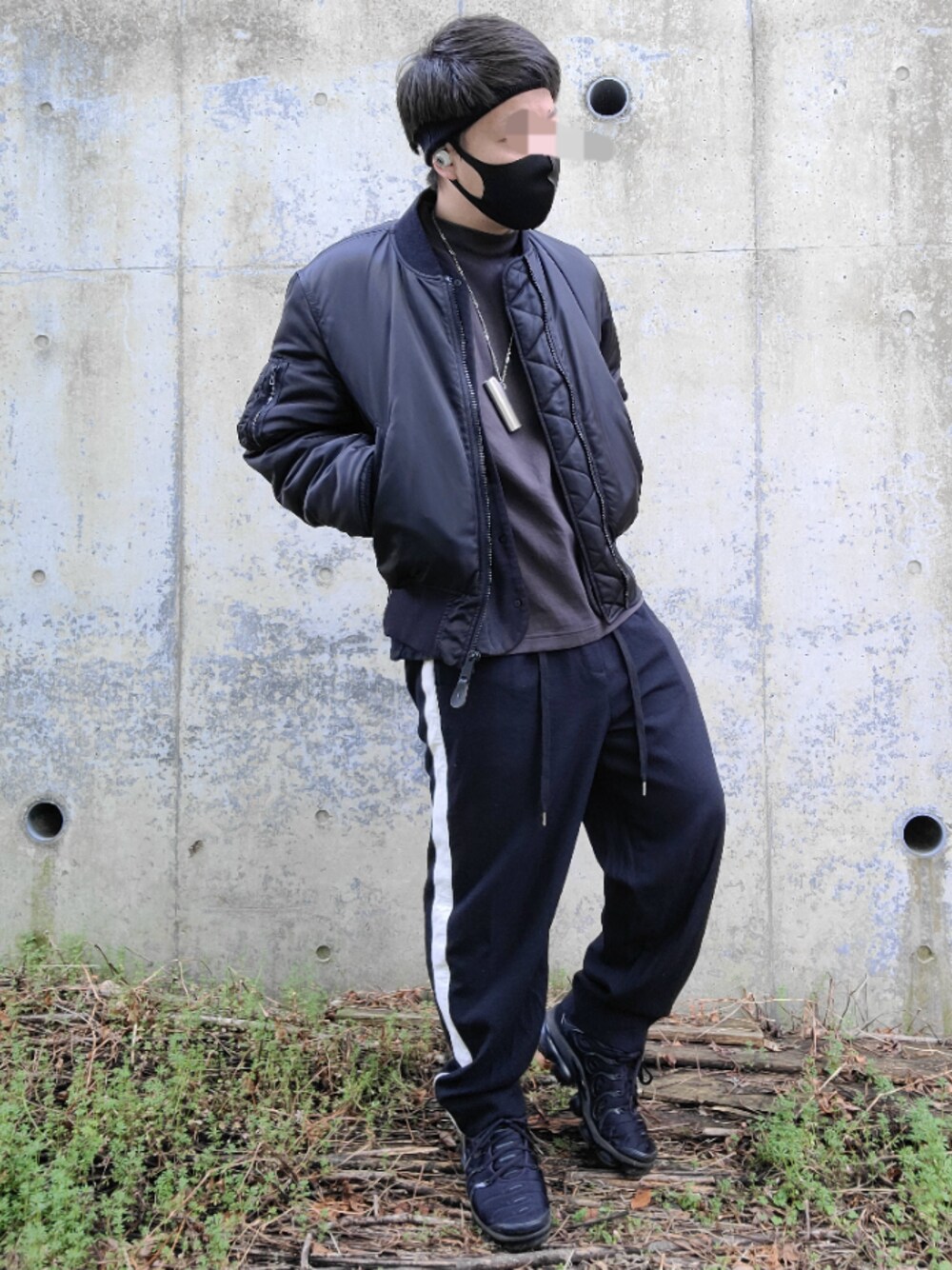「オールブラック、ストリート、今日のコーデ」｜「NIKEのアイテム（スニーカー、ブラック系）」を使った、明太子さん（メンズ・168cm）の春コーディネートの1枚目の写真