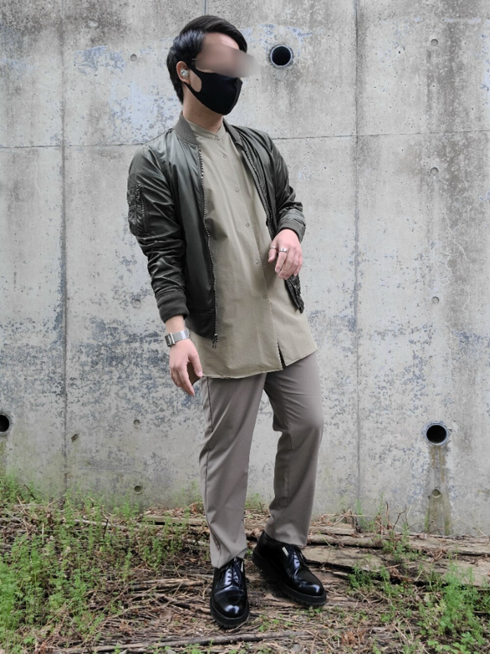 「同系色コーデ、くすみカラー、きれいめカジュアル、今日のコーデ」｜「N.HOOLYWOODのFALL2020 LEATHER SHOES 【N.HOOLYWOOD × DANNER】（ドレスシューズ、ブラック系）」を使った、明太子さん（メンズ・168cm）の春コーディネートの1枚目の写真