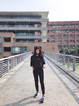 「NIKE（ナイキ）のアイテム（スニーカー、ブルー系）」を使った、AlienJ👾さん（レディース・160cm）の秋コーディネート