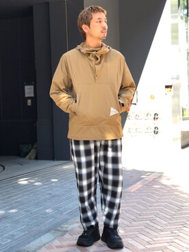 「and wander（アンドワンダー）のアイテム（マウンテンパーカー）」を使った、Funachangさん（メンズ・177cm）の夏コーディネート