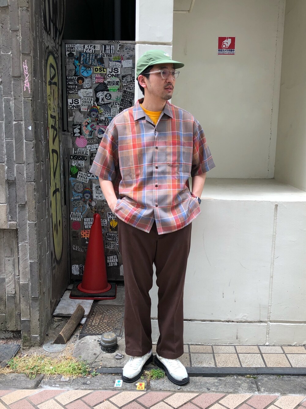 「スニーカーコーデ、オープンカラーシャツ、シャツコーデ、ビーバー(BEAVER)、夏コーデ、チェックシャツ、キャップコーデ、ootd、ファッションの力を信じよう、ゆるコーデ」｜「PENDLETONのPENDLETON/ ペンドルトン　open collar shirt(S/S) オープンカラーシャツ（シャツ/ブラウス、レッド系）」を使った、Funachangさん（メンズ・177cm）の夏コーディネートの1枚目の写真