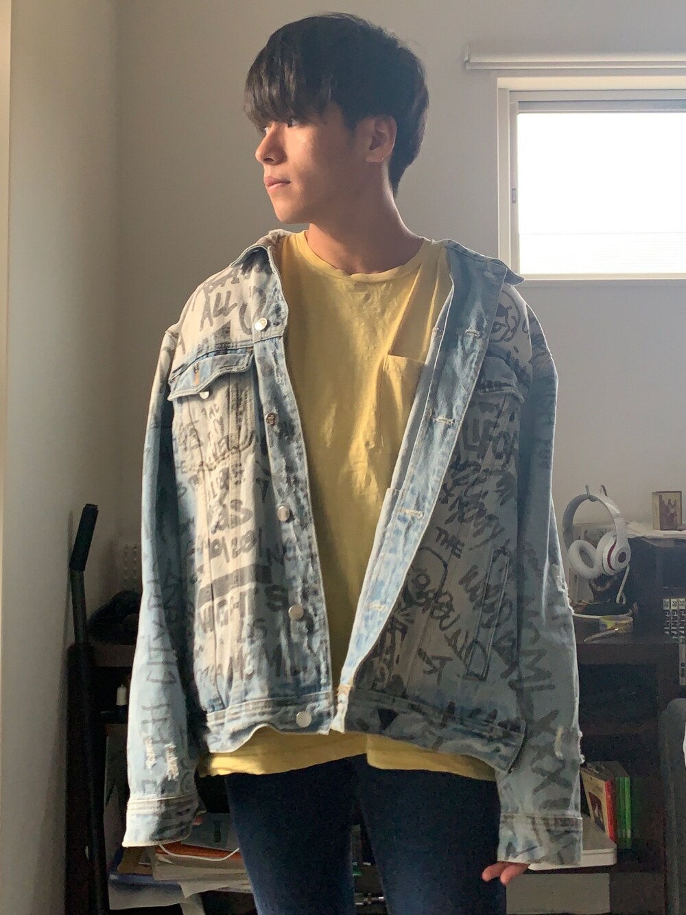 「パステル映える春、おしゃれさんと繋がりたい、大学生、デニムジャケット、きれいめカジュアル、guess、RAGEBLUE」｜「GuessのOVERSIZED DENIM JACKET（デニムジャケット、ブルー系）」を使った、そーさん（メンズ・170cm）の春コーディネートの1枚目の写真