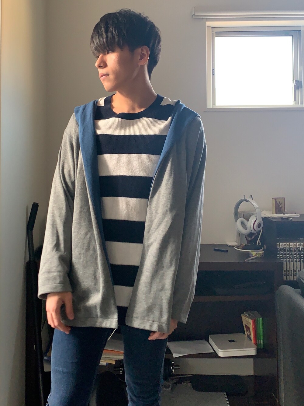 「カジュアル、大学生、おしゃれさんと繋がりたい、マリン、ボーダー、ロングカーディガン、RAGEBLUE、春コーデ」｜「UNIQLOのカシミヤボーダークルーネックセーター（長袖）（ニット/セーター、ホワイト系）」を使った、そーさん（メンズ・170cm）の春コーディネートの1枚目の写真