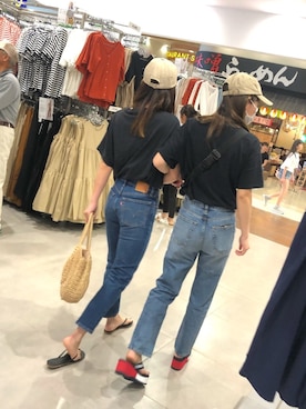 「TOMMY HILFIGER（トミーヒルフィガー）のアイテム（ビーチサンダル）」を使った、suuuhonさん（レディース・163cm）の夏コーディネート