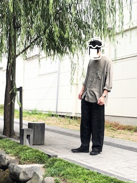 「リネン素材」｜「アイテム（スリッポン）」を使った、ヨンスさん（メンズ・182cm）の夏コーディネート
