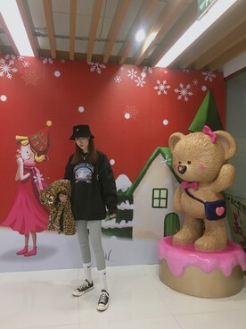 「MONKI（モンキ）のアイテム（その他アウター）」を使った、张宇莹-小花さん（レディース・168cm）の冬コーディネート