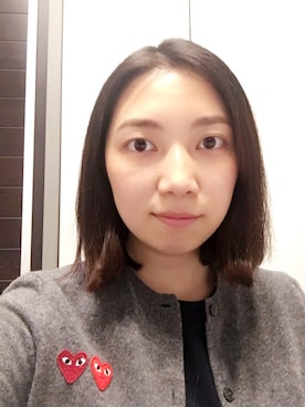 「COMME des GARCONS（コムデギャルソン）のアイテム（カーディガン/ボレロ、その他）」を使った、니콜さん（レディース・160cm）の春コーディネート