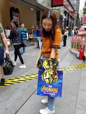 「adidas（アディダス）のアイテム（スニーカー、ホワイト系）」を使った、니콜さん（レディース・160cm）の春コーディネート