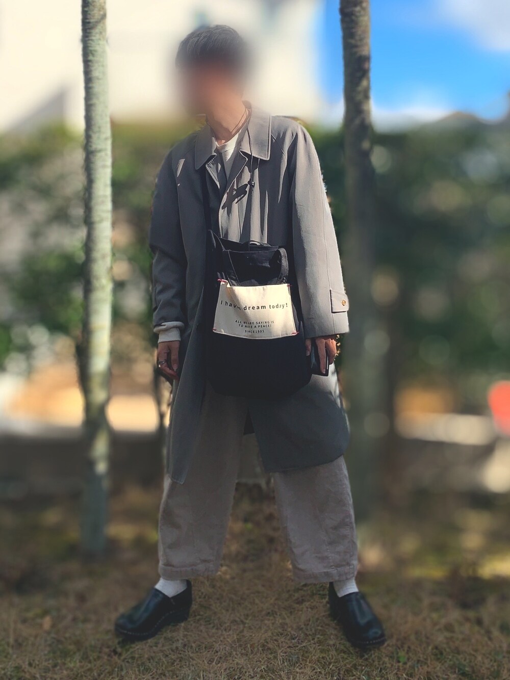 「大人カジュアル、シンプル、カジュアル、オーバーサイズ、ビックシルエット、ootd、古着コーデ、ワイドパンツ、古着好きな人と繋がりたい、大学生」｜「kutirのアイテム（スウェット、ホワイト系）」を使った、あまるさん（メンズ・173cm）の冬コーディネートの1枚目の写真