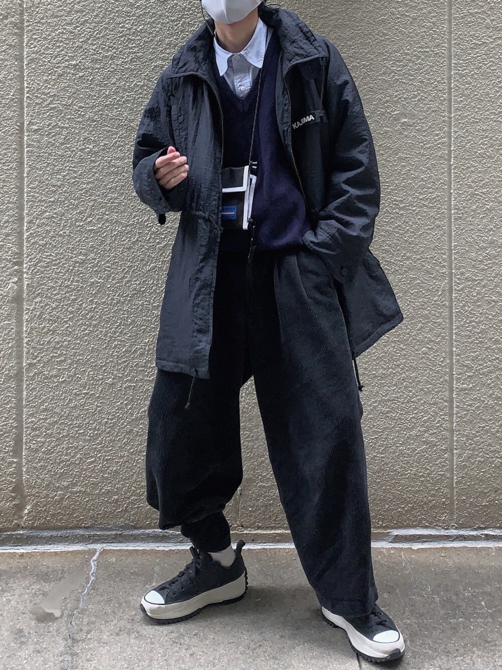 「今日のコーデ、冬コーデ、カジュアル、シンプルコーデ、converse、古着、古着MIX、スニーカーコーデ、いいね、save、フォローお願いします🤑」｜「ADER errorのアイテム（財布、ブラック系）」を使った、あまるさん（メンズ・173cm）の冬コーディネートの1枚目の写真