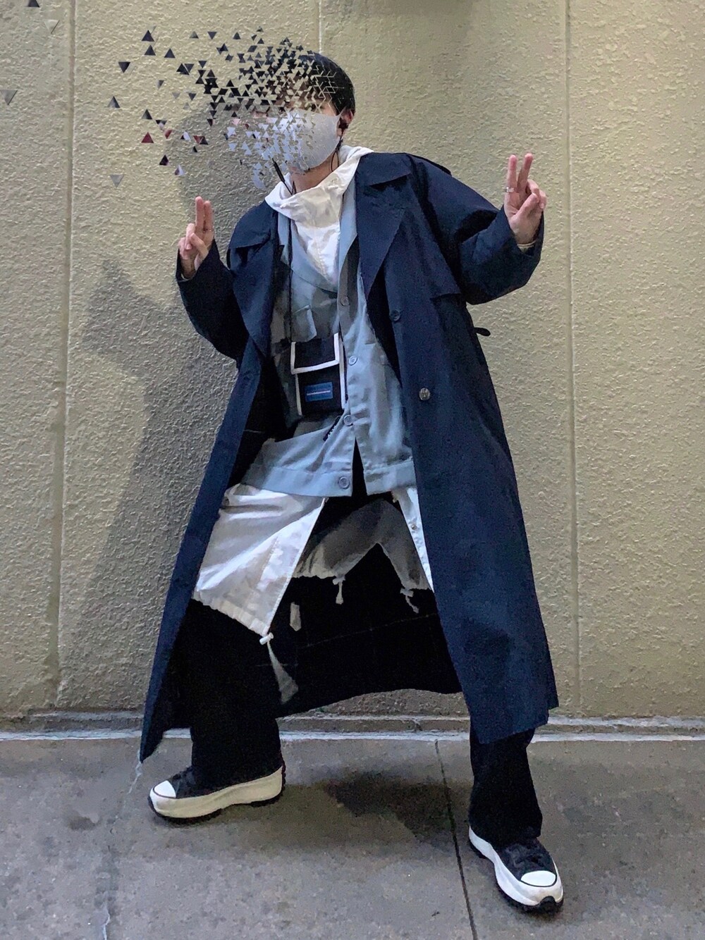 「私の推しブランド、カジュアル、雨の日コーデ、ビッグシルエット、古着、スノーパーカー、ロングコート、runstarhike、ADER error」｜「kutirのアイテム（ジャケット/アウター、ブルー系）」を使った、あまるさん（メンズ・173cm）の冬コーディネートの1枚目の写真