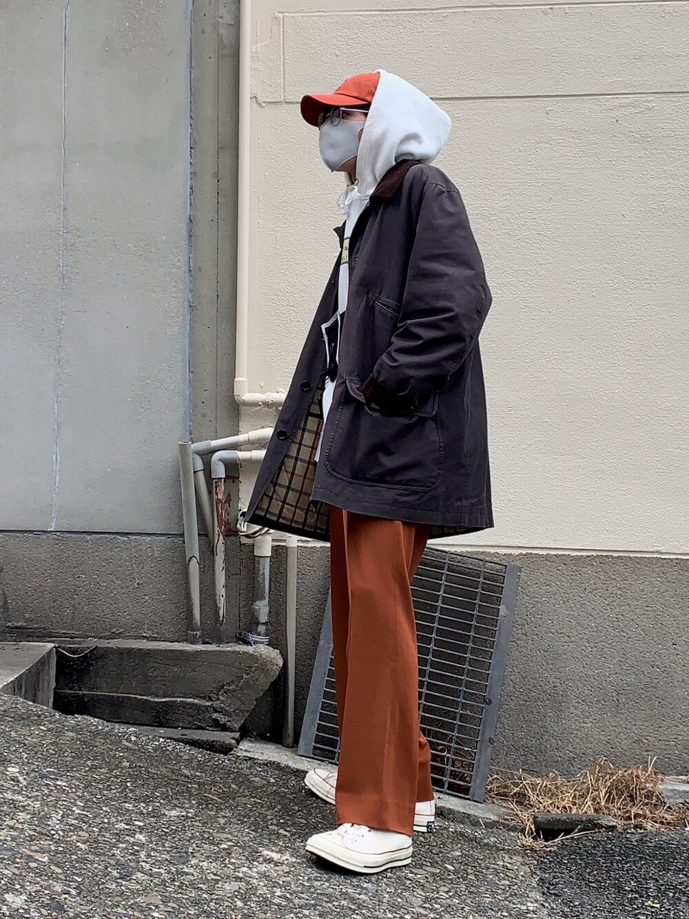 「私の推しブランド、お洒落さんとつながりたい、今日のコーデ、ビッグシルエット、春コーデ、古着コーデ、ストリートコーデ、スラックス、ストリートMIX、古着MIX」｜「ポケットモンスターのボーイスカウト Parker（パーカー、ホワイト系）」を使った、あまるさん（メンズ・173cm）の冬コーディネートの1枚目の写真