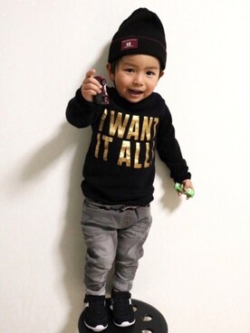 「URBAN RESEARCH（アーバンリサーチ）のアイテム（ニットキャップ/ビーニー、ブラック系）」を使った、JUN☺︎さん（キッズ）の冬コーディネート