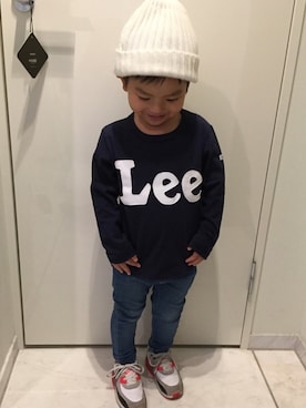 「Lee（リー）の【LEE】ロゴロンT（Tシャツ/カットソー、ブルー系）」を使った、JUN☺︎さん（キッズ）の冬コーディネート