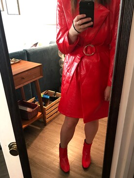 「red」｜「アイテム（トレンチコート）」を使った、Candaceさん（レディース・173cm）の秋コーディネート