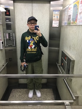 「B ONE SOUL（ビーワンソウル）のアイテム」を使った、Yu Shan Shenさん（メンズ・173cm）の春コーディネート