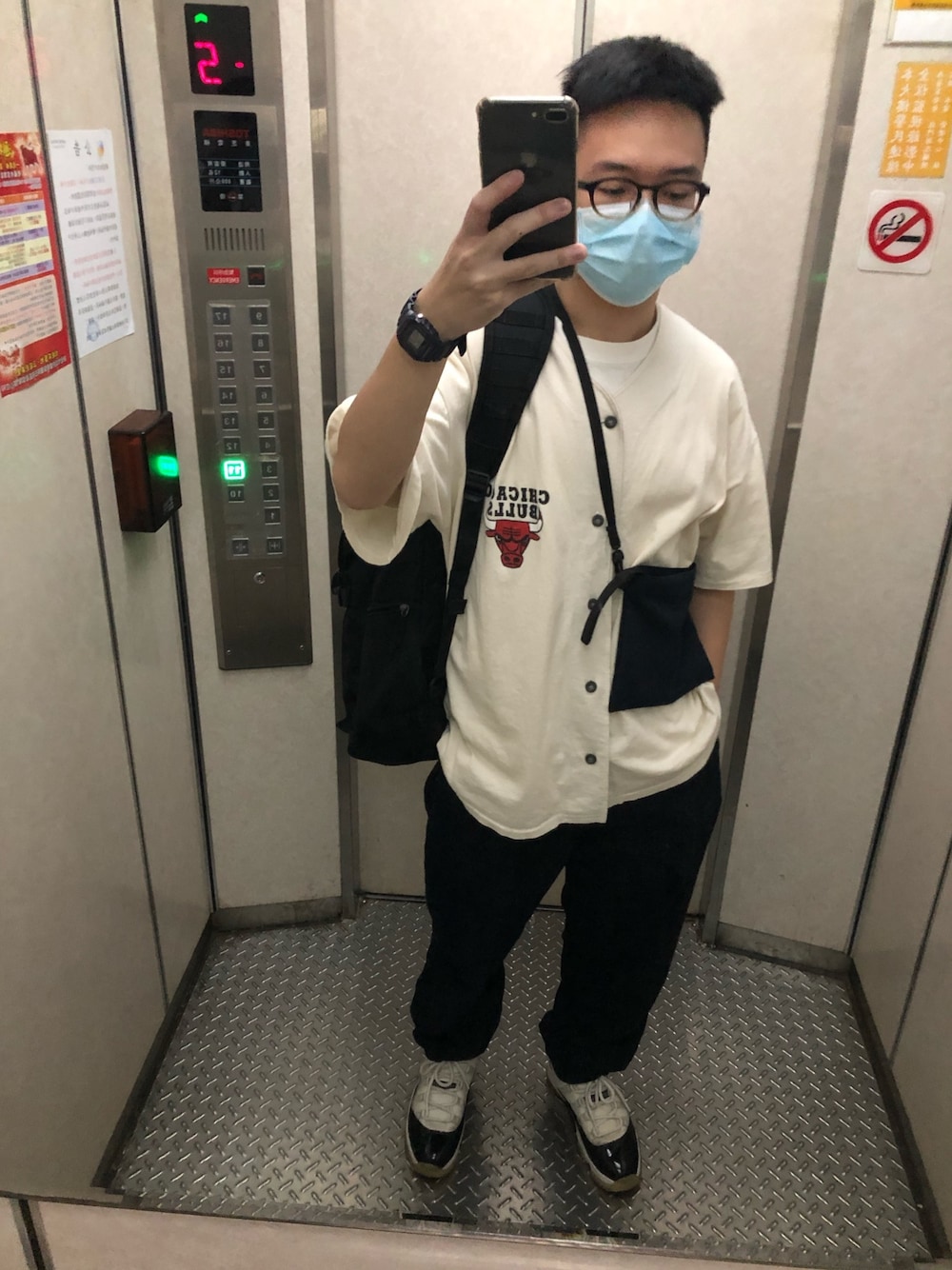 「artexのアイテム（シャツ/ブラウス、ホワイト系）」を使った、Yu Shan Shenさん（メンズ・173cm）の冬コーディネートの1枚目の写真