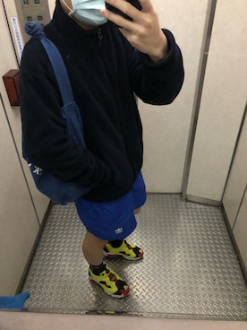 「UNIQLO（ユニクロ）のアイテム（ジャケット/アウター、ブルー系）」を使った、Yu Shan Shenさん（メンズ・173cm）の春コーディネート