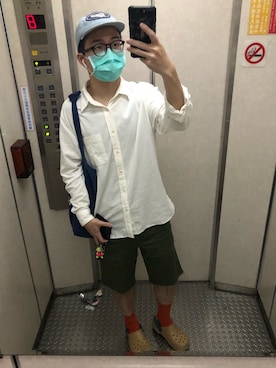 「UNIQLO（ユニクロ）のアイテム（シャツ/ブラウス、ホワイト系）」を使った、Yu Shan Shenさん（メンズ・173cm）の春コーディネート