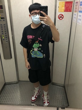 「FRUIT OF THE LOOM（フルーツオブザルーム）のアイテム（Tシャツ/カットソー、ブラック系）」を使った、Yu Shan Shenさん（メンズ・173cm）の春コーディネート