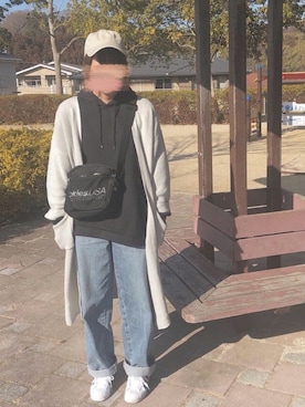 「UNIQLO（ユニクロ）のハイライズワイドストレートジーンズ（デニムパンツ）」を使った、pon.さん（レディース・167cm）の冬コーディネート