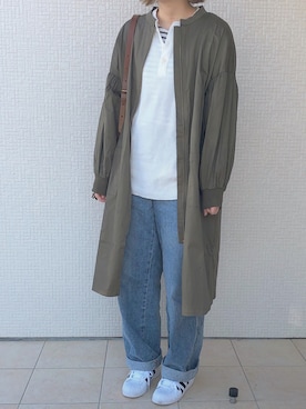 「UNIQLO（ユニクロ）のハイライズワイドストレートジーンズ（デニムパンツ）」を使った、pon.さん（レディース・167cm）の春コーディネート