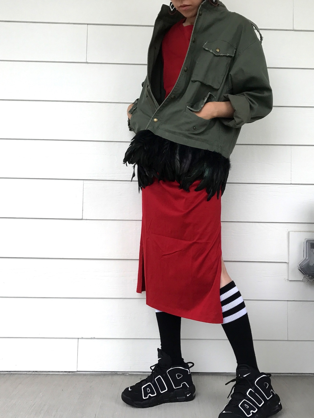「NIKE、秋のコーデ、ミリタリージャケット、ソックス、ソックス×スニーカー、フェザー、モアテン、スニーカー、靴下×スニーカー、ストリートMIX」｜「ZARAのアイテム（ミリタリージャケット、グリーン系）」を使った、makikoさん（レディース・160cm）の夏コーディネートの1枚目の写真