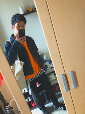 「サッカー」｜「アイテム（スラックス）」を使った、山崎 康生さん（メンズ・172cm）の冬コーディネート