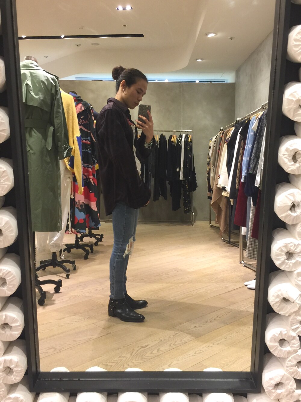 「joyce boutique」｜「H&Mのアイテム（シャツ/ブラウス、レッド系）」を使った、NateWさん（メンズ・166cm）の冬コーディネートの1枚目の写真