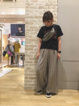 「メチャカリ」｜「アイテム（Tシャツ/カットソー）」を使った、ササさん（レディース・164cm）の夏コーディネート