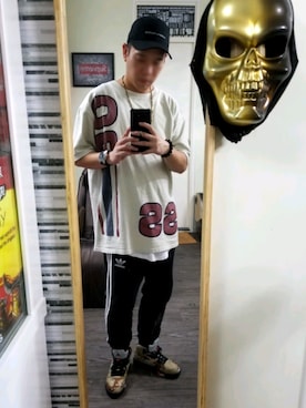 「HUGO BOSS（ヒューゴボス）のアイテム（Tシャツ/カットソー）」を使った、eddy_aryip🍁さん（メンズ・173cm）の春コーディネート
