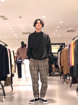 「Lui's（ルイス）のモックネック ビッグシルエット ロゴ スウェット（スウェット）」を使った、r.kobata1204さん（メンズ・182cm）の秋コーディネート